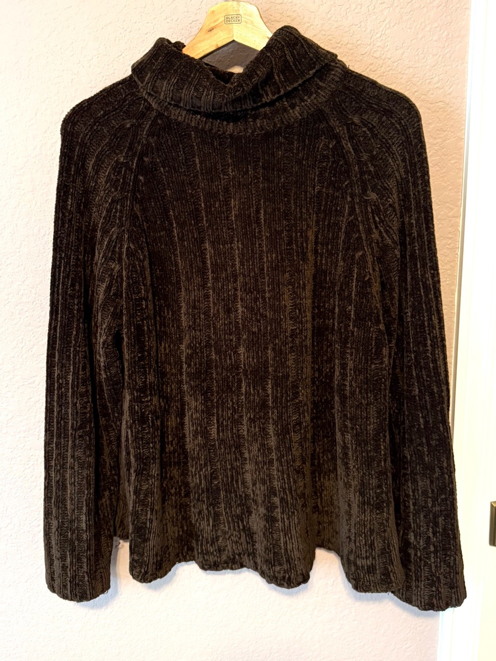Carolyn Taylor for by Design Essentials Collection Brown Sweater